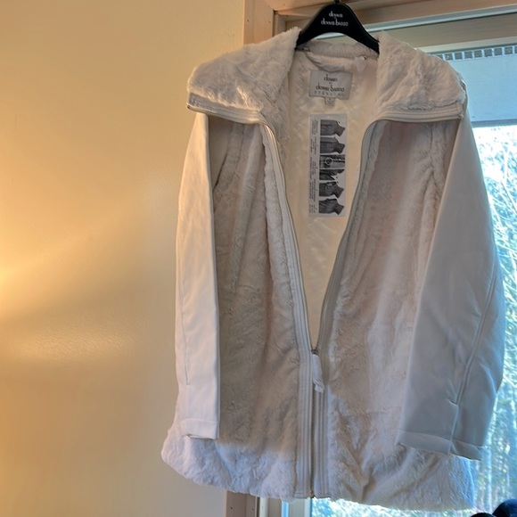 Dennis Basso faux fur with faux leather detachable sleeves. Creamy white. - Picture 15 of 15